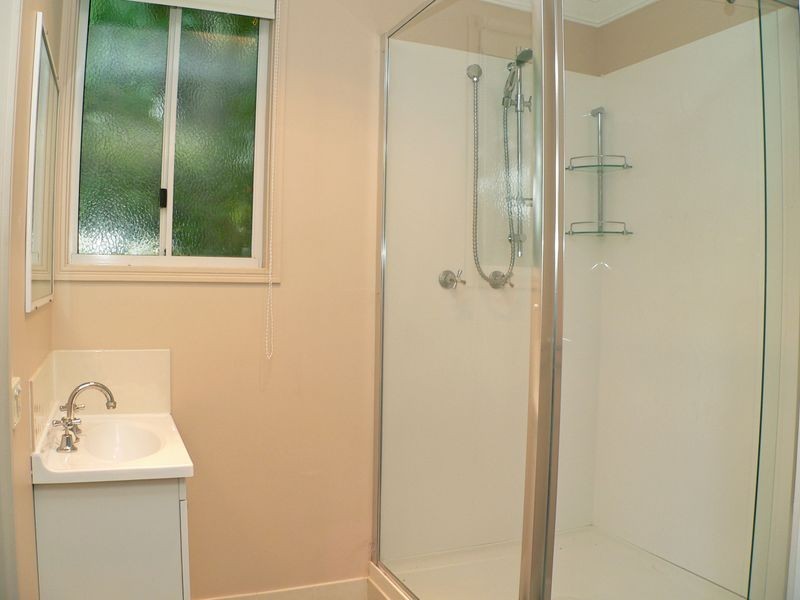 83 Cemetery Road, Raceview QLD 4305