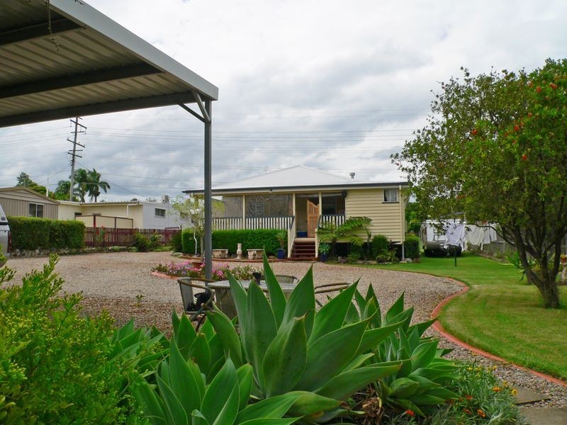83 Cemetery Road, Raceview QLD 4305