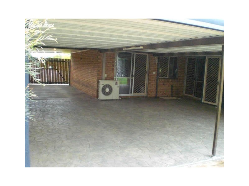 16 Pine Street, Flinders View QLD 4305