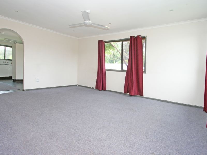 44 Robertson Road, Eastern Heights QLD 4305