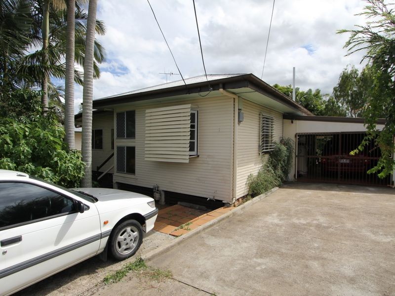 8 Shapcott Street, Eastern Heights QLD 4305