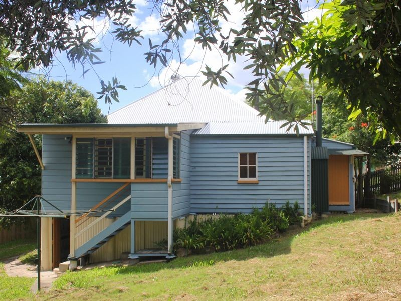 27 Clay Street, Ipswich QLD 4305