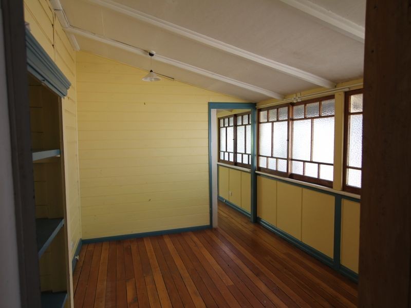 27 Clay Street, Ipswich QLD 4305