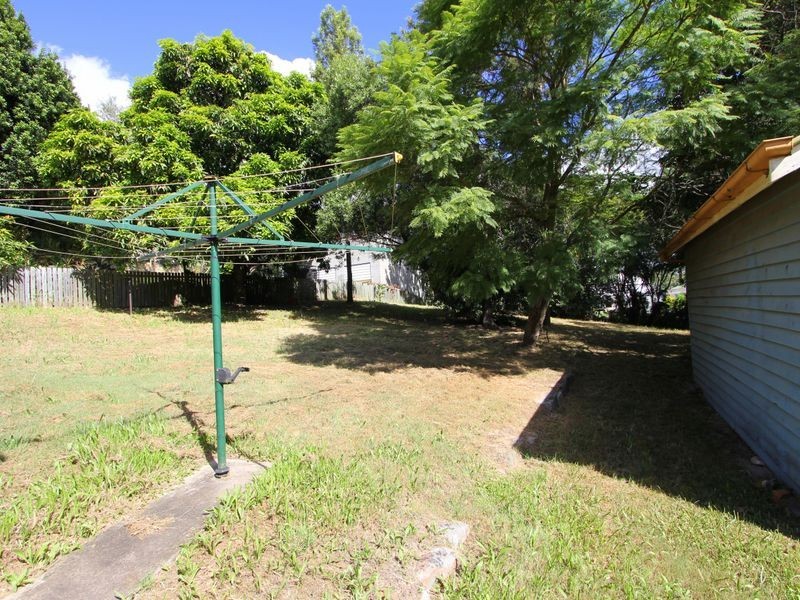 27 Clay Street, Ipswich QLD 4305