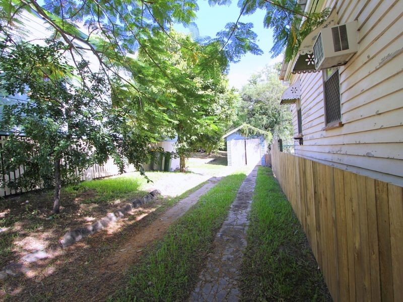 27 Clay Street, Ipswich QLD 4305