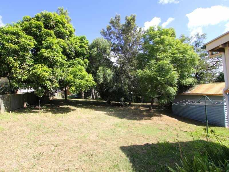 27 Clay Street, Ipswich QLD 4305