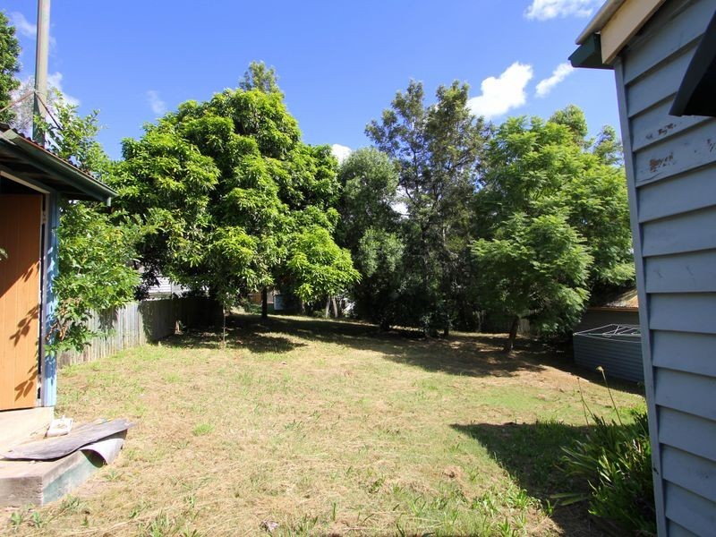 27 Clay Street, Ipswich QLD 4305