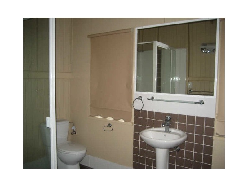 168 Blackstone Road, Silkstone QLD 4304