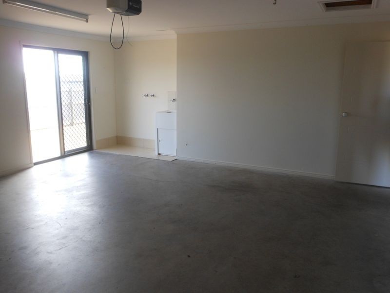 10 Varley Street, Lowood QLD 4311