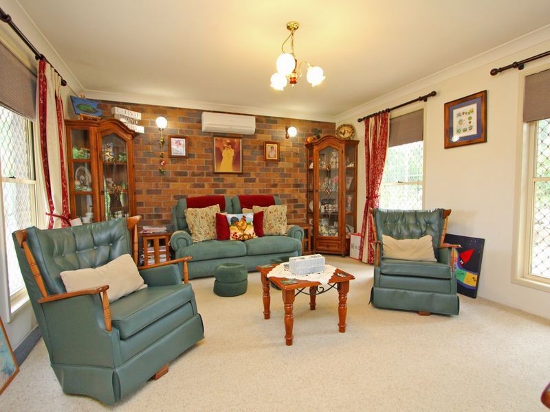 21 Glenross Drive, Pine Mountain QLD 4306