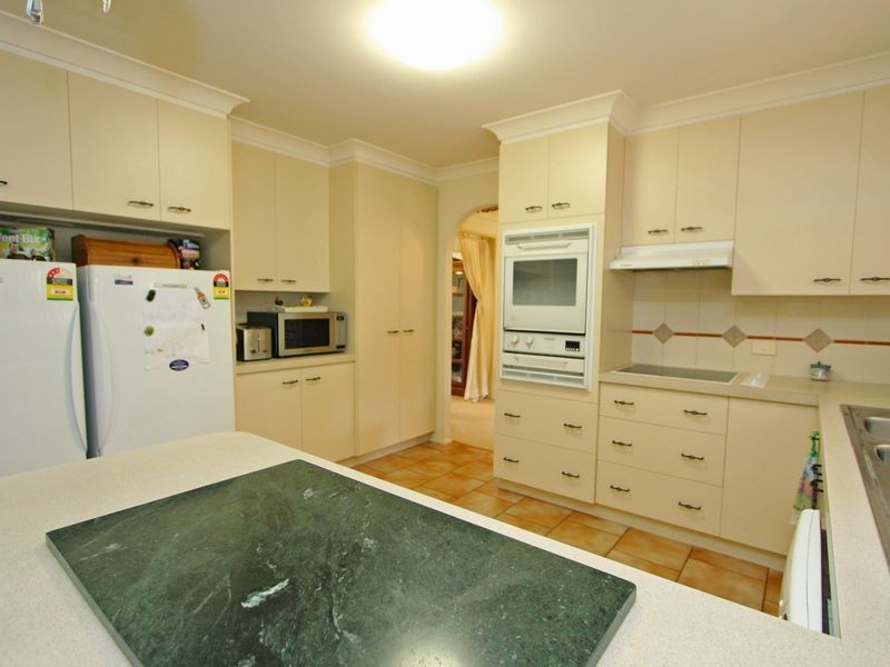 21 Glenross Drive, Pine Mountain QLD 4306