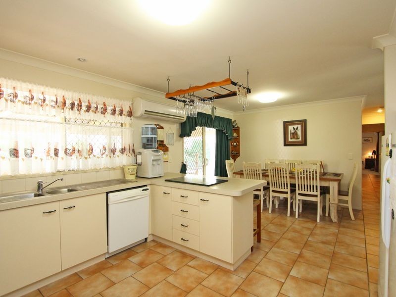 21 Glenross Drive, Pine Mountain QLD 4306