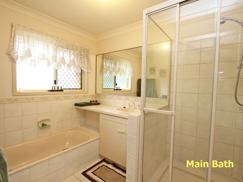 21 Glenross Drive, Pine Mountain QLD 4306