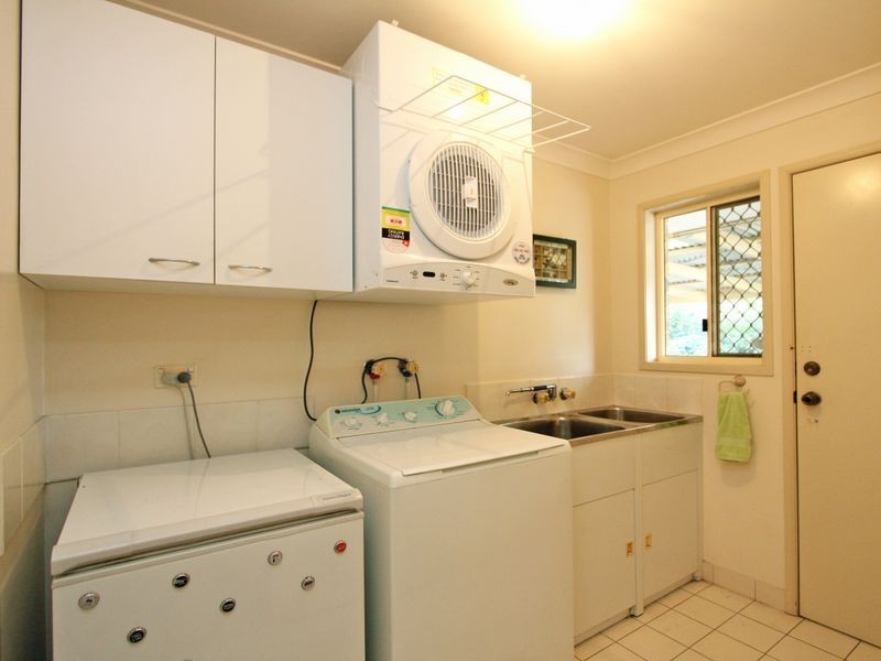 21 Glenross Drive, Pine Mountain QLD 4306