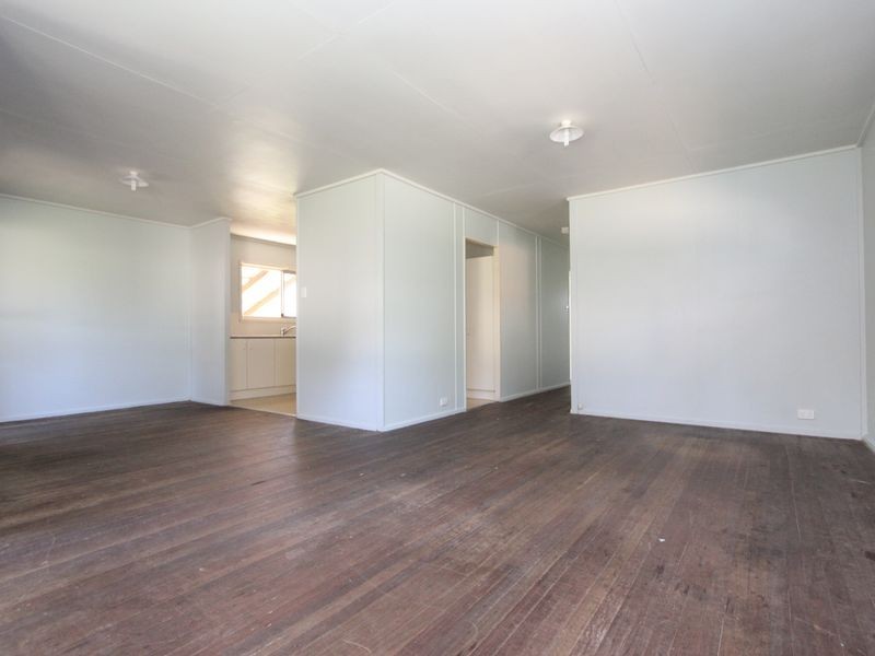 11 McDonald Street, Dinmore QLD 4303