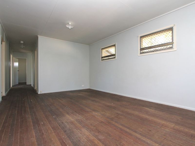 11 McDonald Street, Dinmore QLD 4303