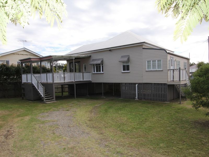 24 Pelican Street, North Ipswich QLD 4305