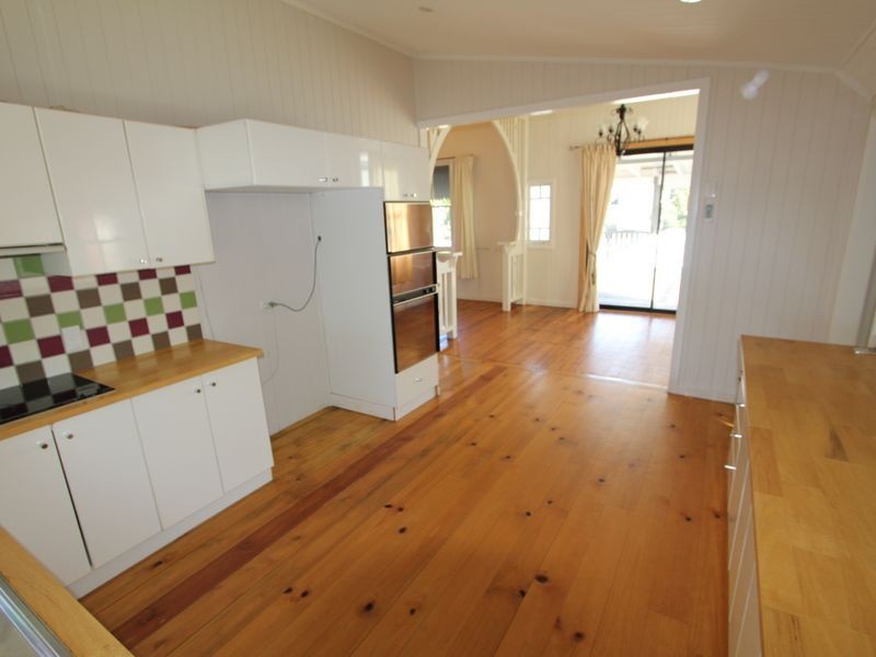 24 Pelican Street, North Ipswich QLD 4305
