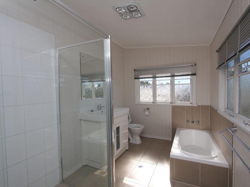 24 Pelican Street, North Ipswich QLD 4305