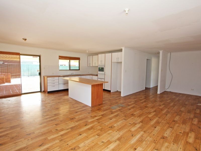 50 College Road, Karana Downs QLD 4306