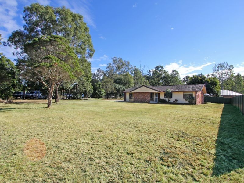 50 College Road, Karana Downs QLD 4306
