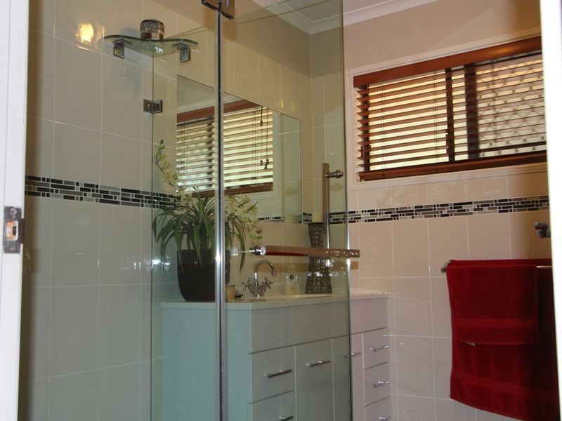 6 Pender Street, North Ipswich QLD 4305