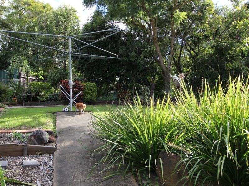 6 Pender Street, North Ipswich QLD 4305