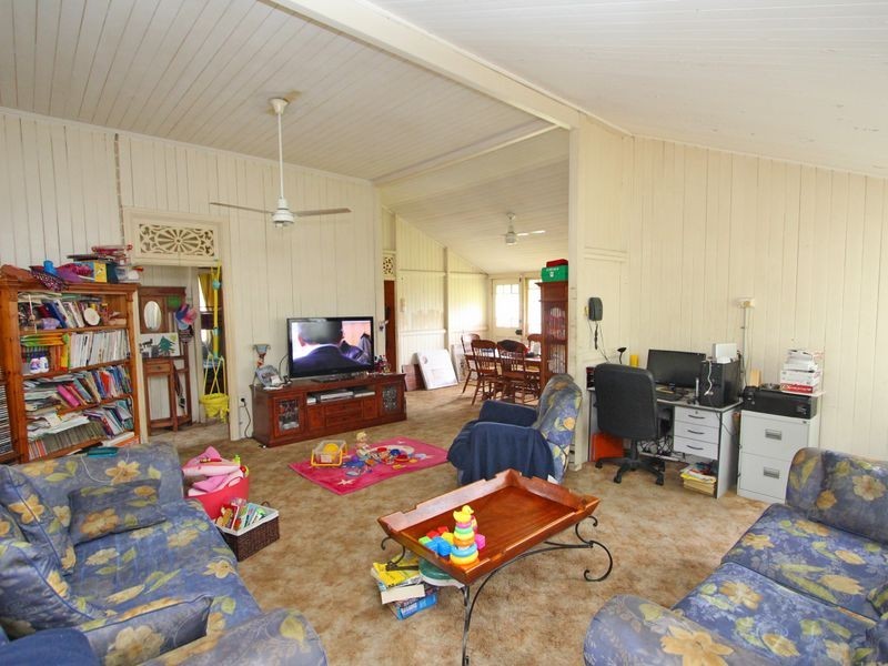 26 Railway Street, Booval QLD 4304