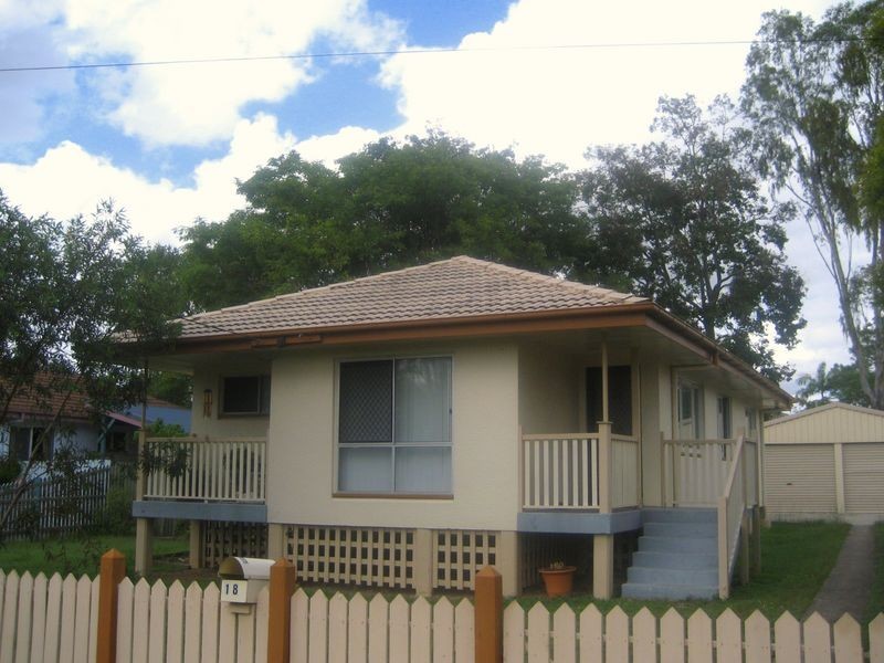 18 Petrie Street, Leichhardt QLD 4305