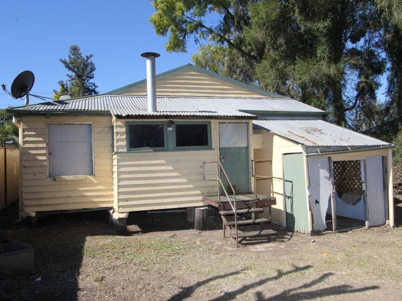 11 Vineyard Street, One Mile QLD 4305