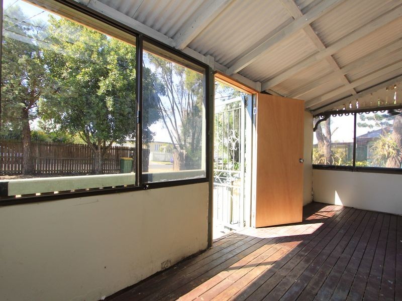 11 Vineyard Street, One Mile QLD 4305