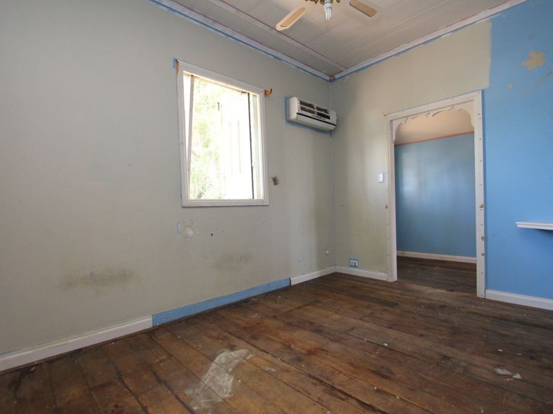 11 Vineyard Street, One Mile QLD 4305