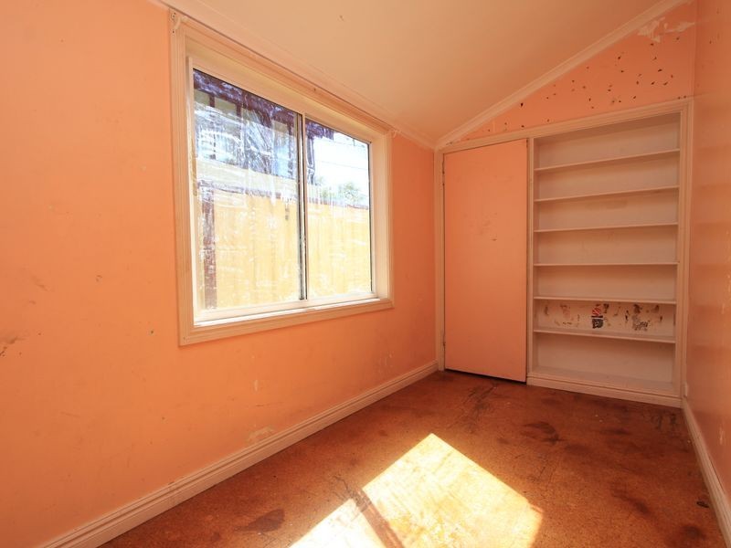 11 Vineyard Street, One Mile QLD 4305