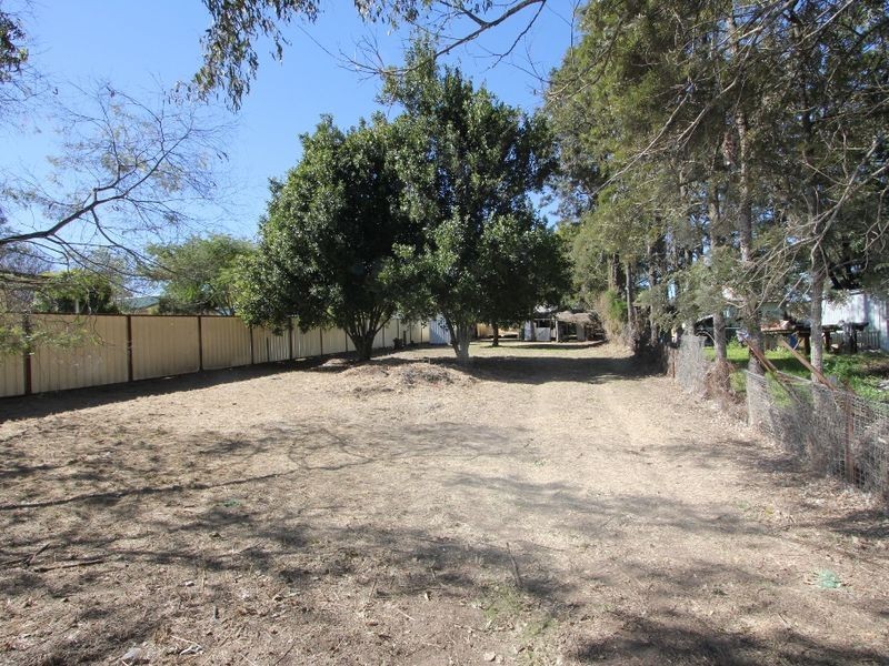 11 Vineyard Street, One Mile QLD 4305