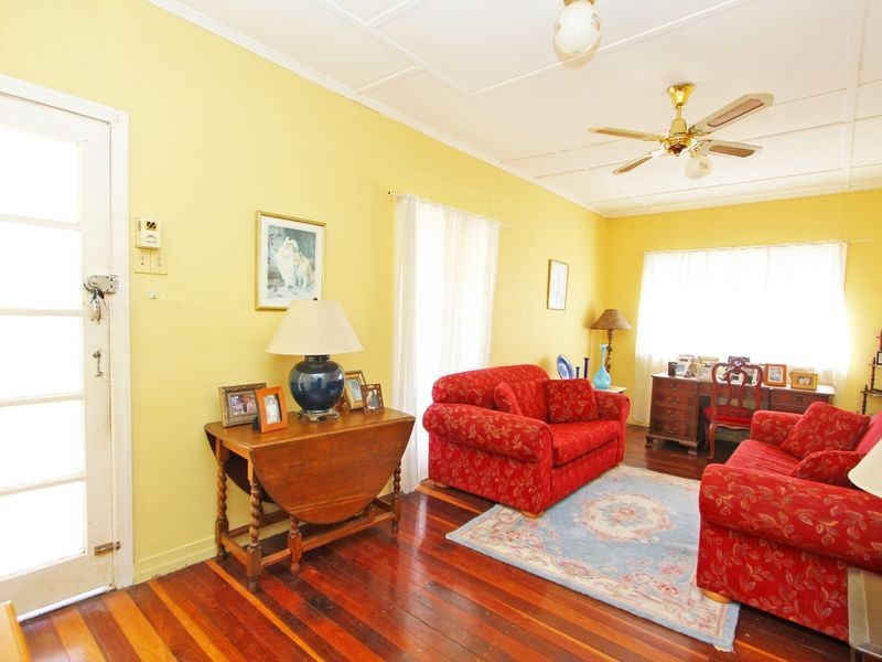 16 Jackes Street, Eastern Heights QLD 4305