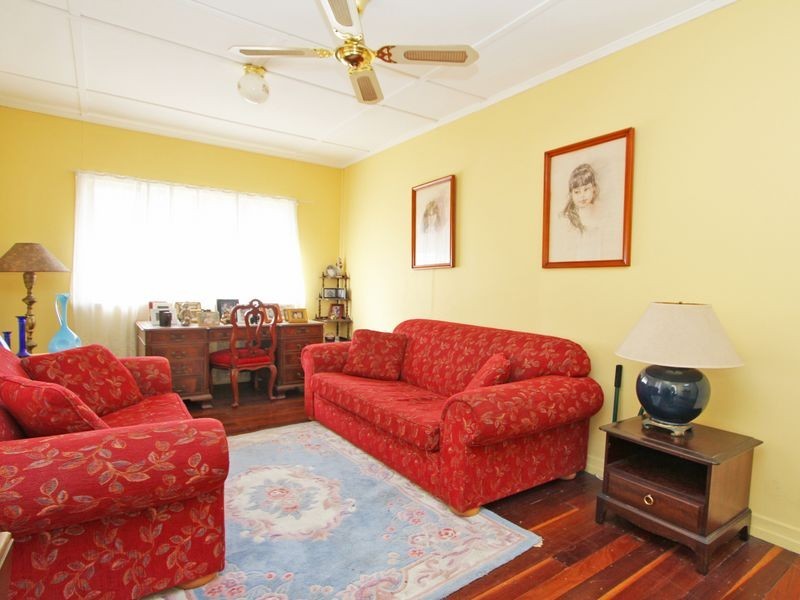 16 Jackes Street, Eastern Heights QLD 4305
