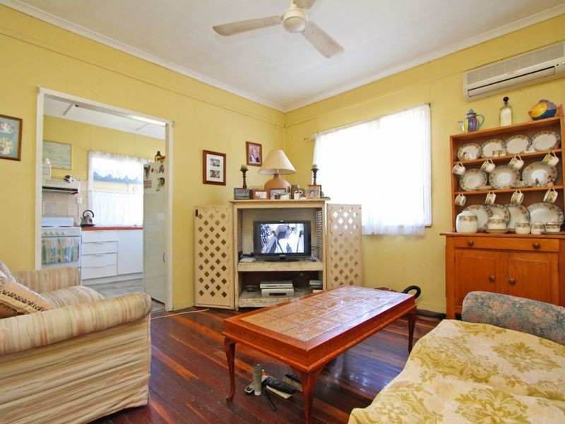 16 Jackes Street, Eastern Heights QLD 4305