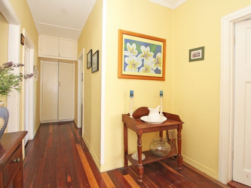 16 Jackes Street, Eastern Heights QLD 4305