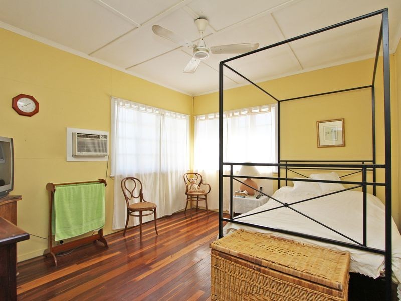 16 Jackes Street, Eastern Heights QLD 4305