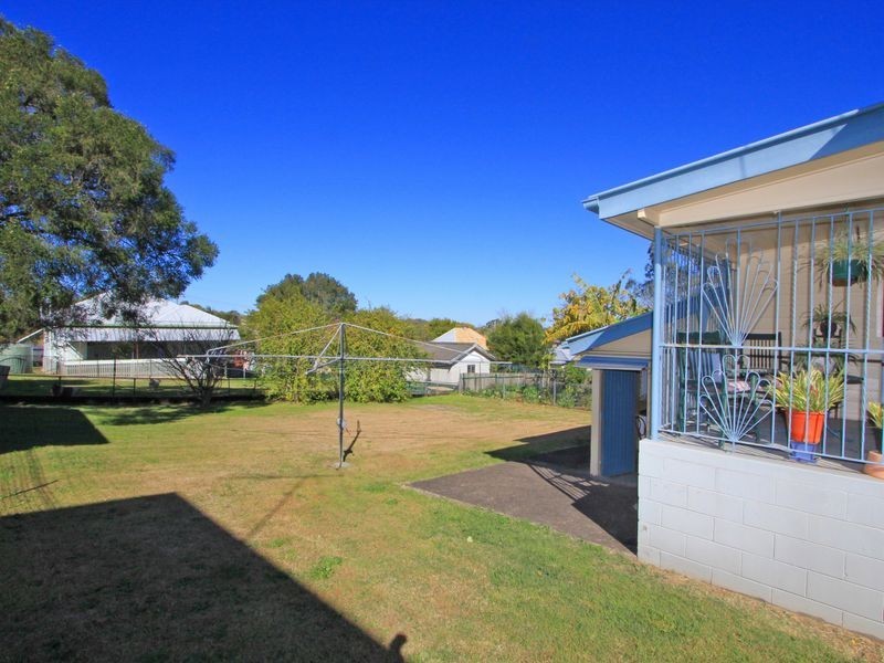 16 Jackes Street, Eastern Heights QLD 4305