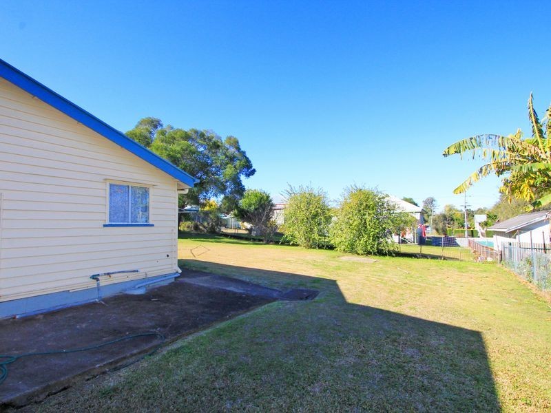 16 Jackes Street, Eastern Heights QLD 4305