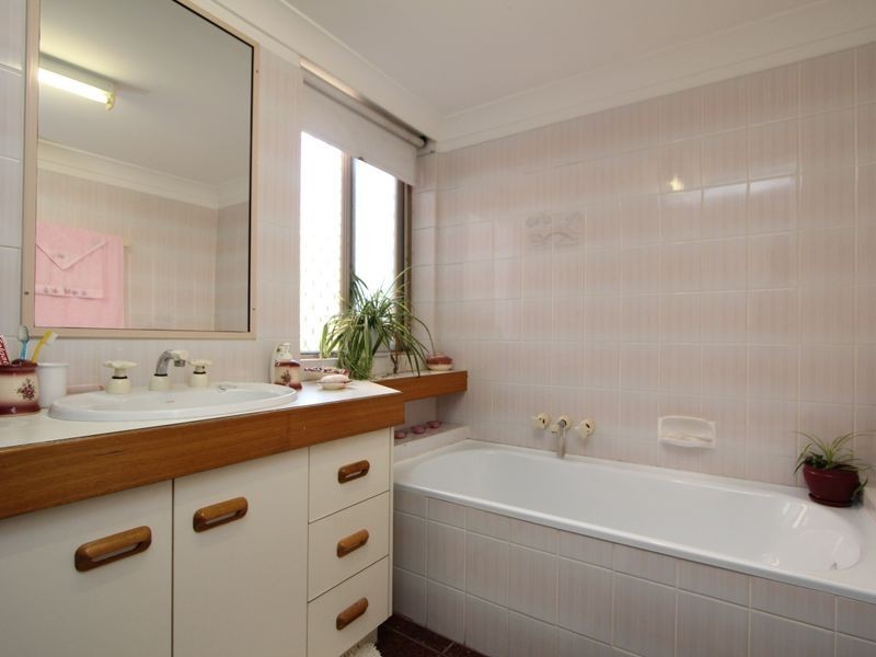 4/44 Bergin Street, Booval QLD 4304