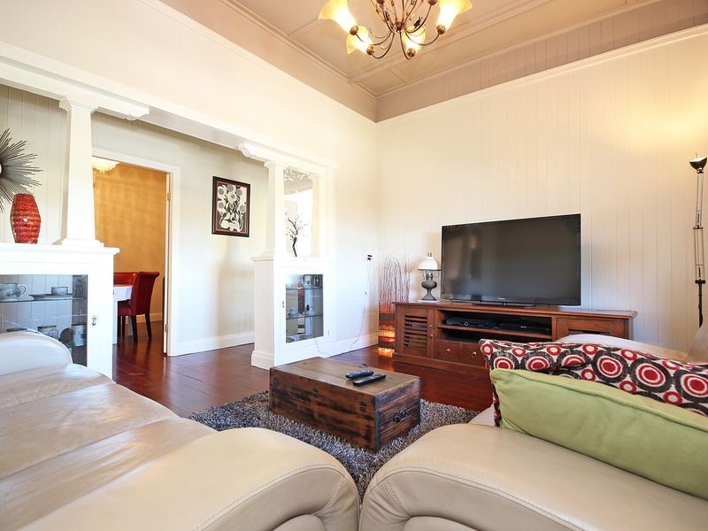 43 Pine Mountain Road, North Ipswich QLD 4305