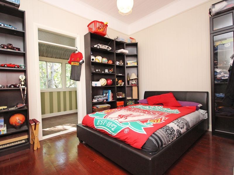 43 Pine Mountain Road, North Ipswich QLD 4305