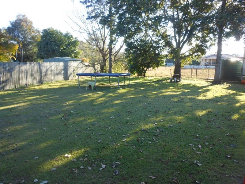 27 Burgoyne Street, Bundamba QLD 4304