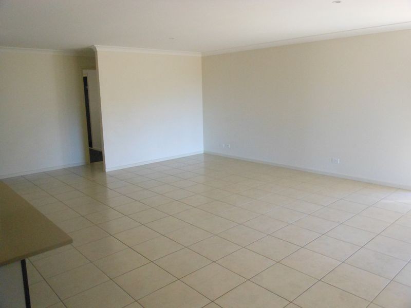 11 Shamrock Court, Chuwar QLD 4306