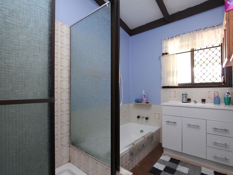 27 Blackwood Street, East Ipswich QLD 4305