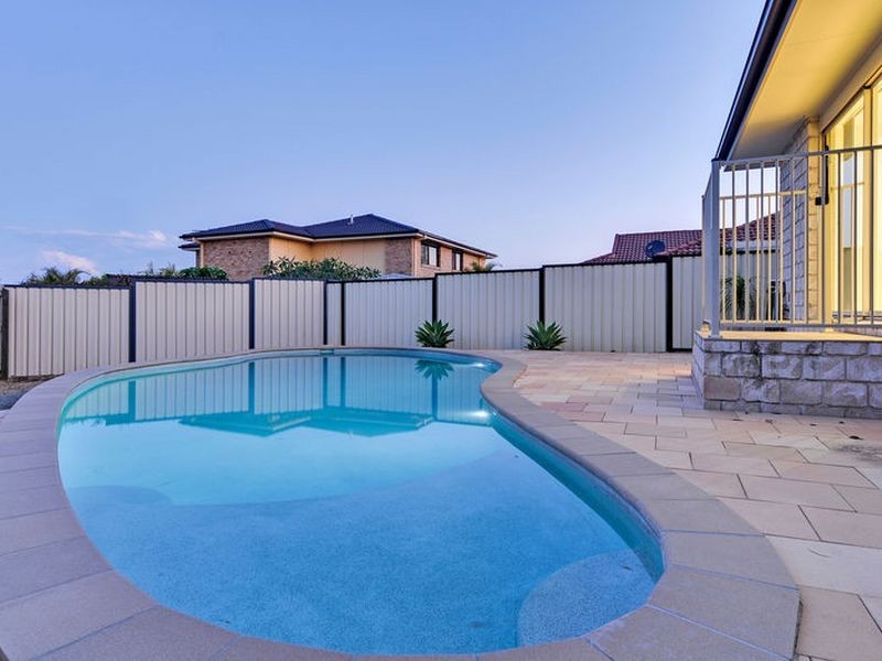 4 Homestead Place, Brassall QLD 4305