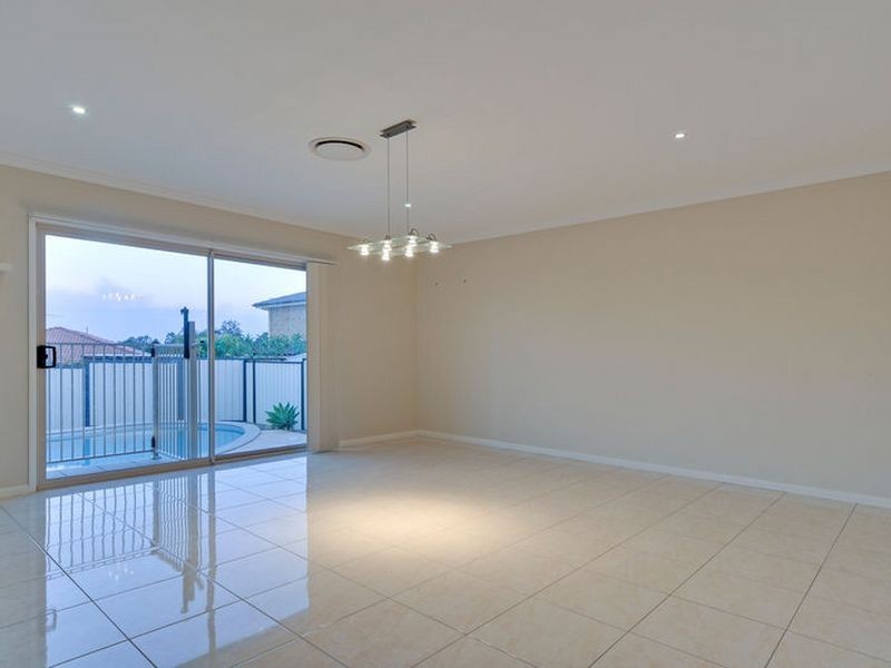 4 Homestead Place, Brassall QLD 4305