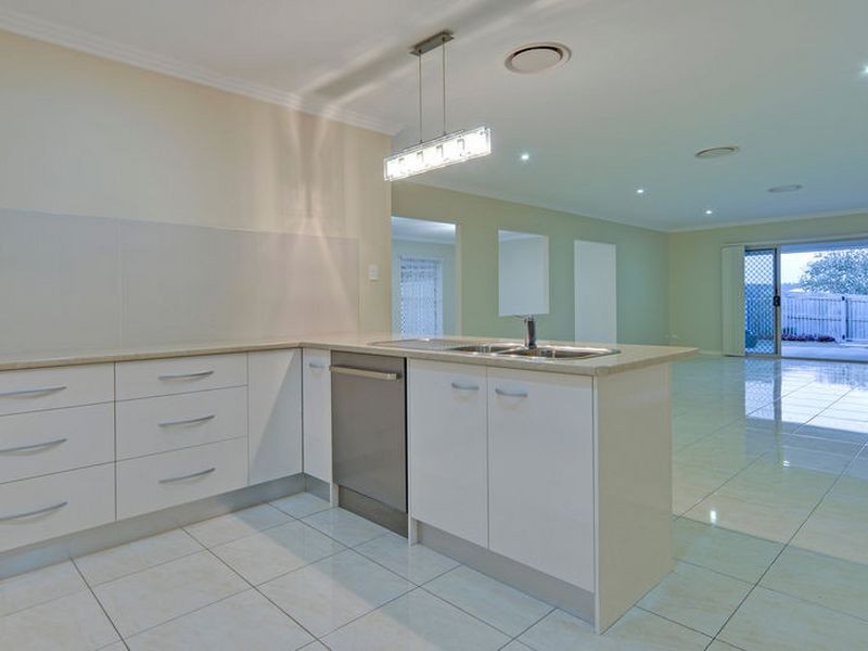 4 Homestead Place, Brassall QLD 4305